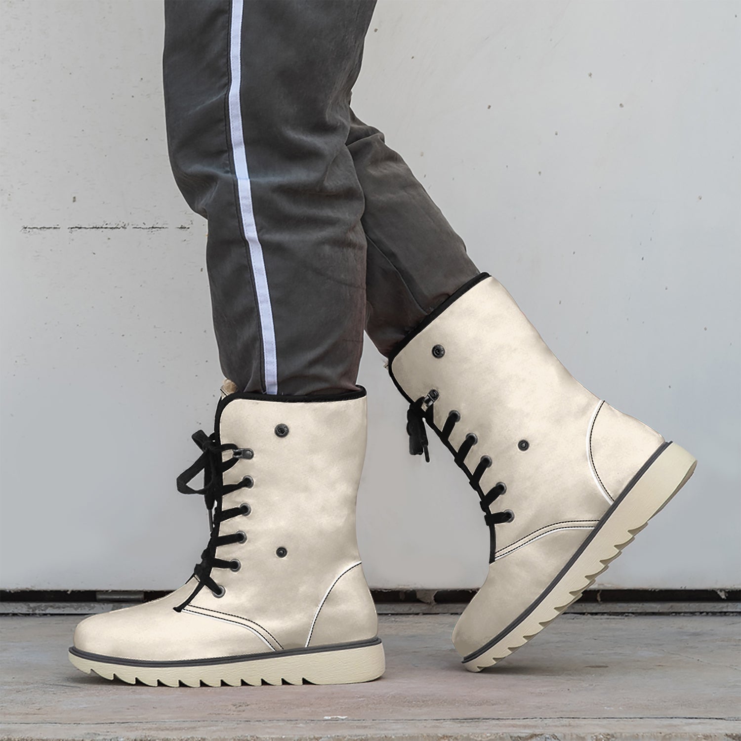 Stay cozy and stylish this winter with Cotton-pad Fur Lining Boots – the perfect blend of warmth and comfort!
