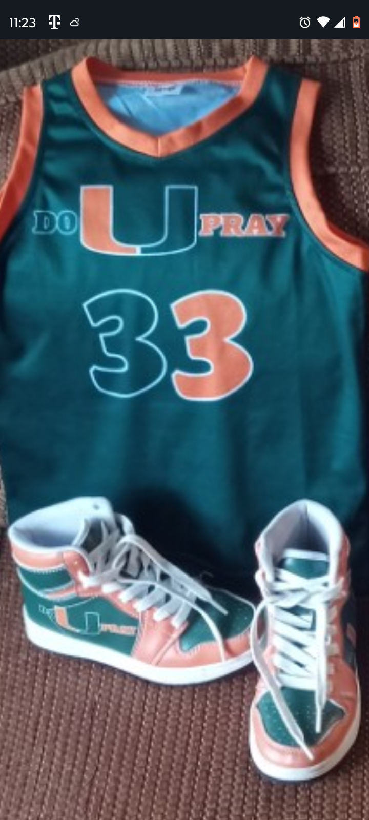 Air pray youth sneakers  UofM Do U Pray