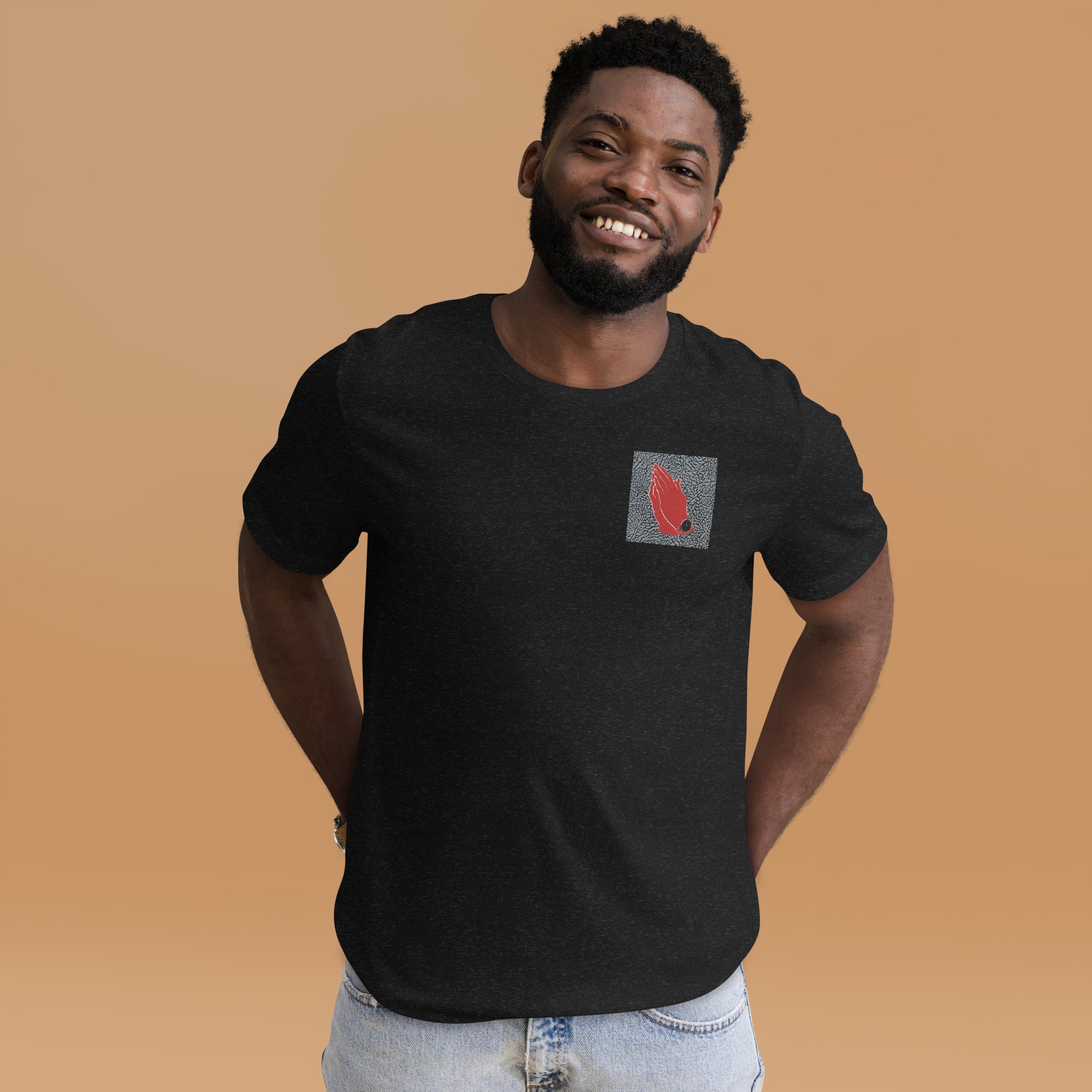 Express your style with the Air Pray embroidered t-shirt – where comfort meets inspiration. Shop now!
